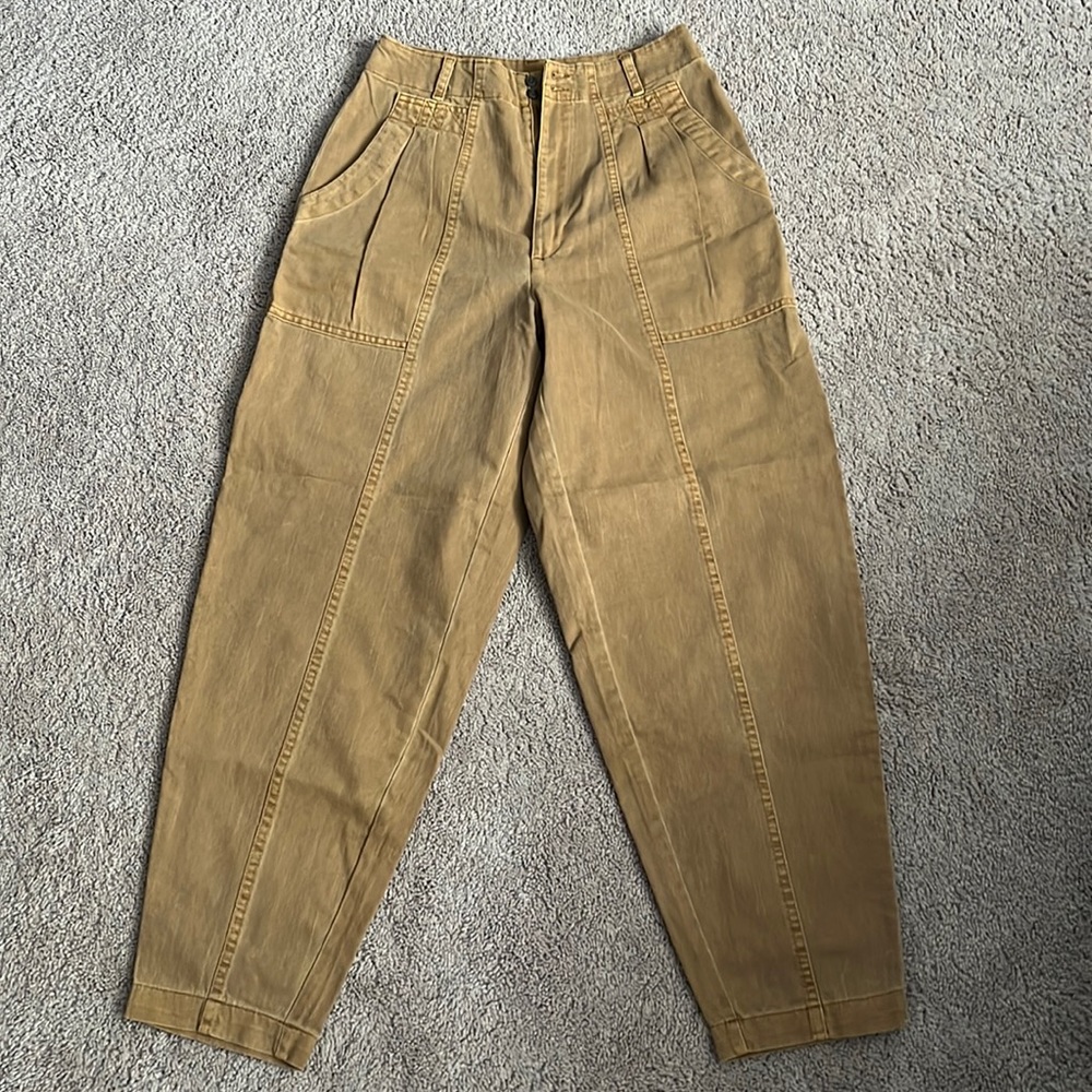 NWOT Universal Thread high waisted casual pants.
